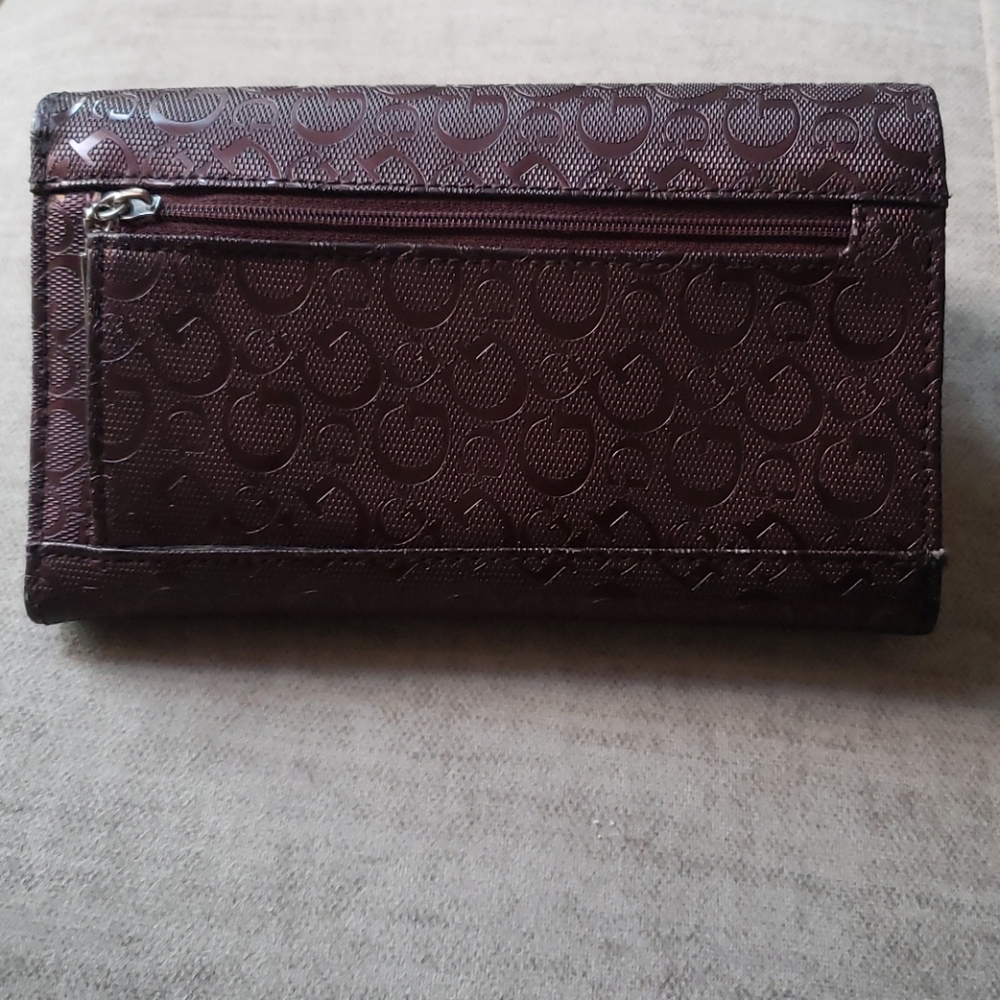 Guess Wallet - Picture 2 of 4